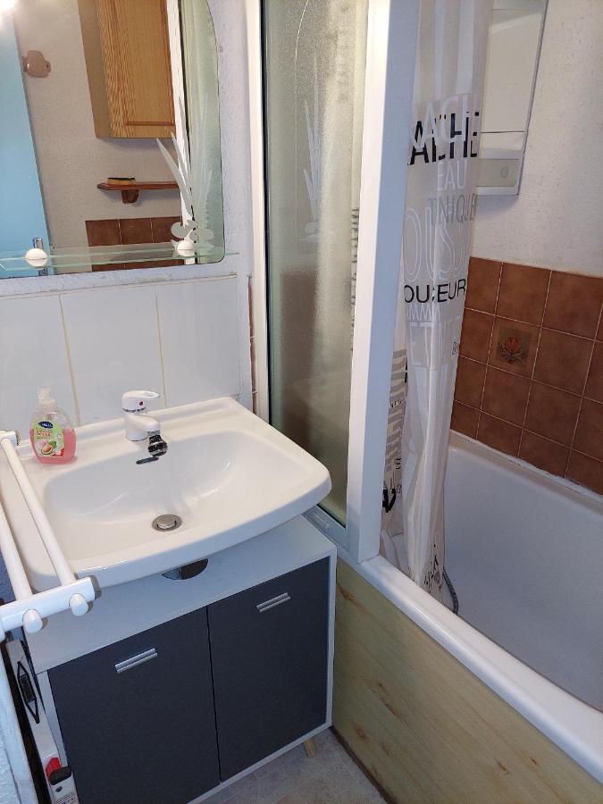 T2 Sur Le Port Avec Parking Apartment Груисан Екстериор снимка